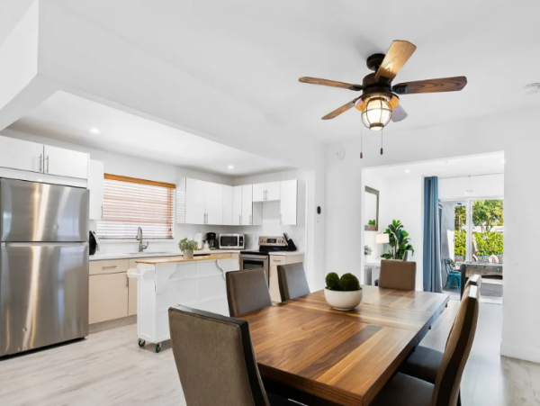 Lovely 4 Bedroom Home with Private Pool in Dania Beach