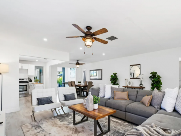 Lovely 4 Bedroom Home with Private Pool in Dania Beach