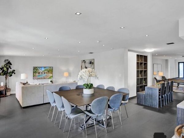 Hollywood Vacation Home Five Bedroom