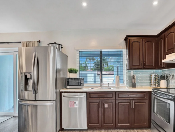 Perfect Getaway with 5 Bedrooms and Private Pool