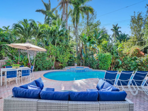 Hollywood 4 Bedroom Home with Private Pool