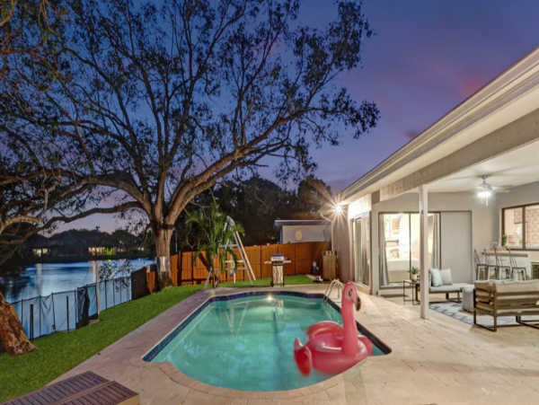 Beautiful Lakefront 6 Bedroom Home with Private Pool