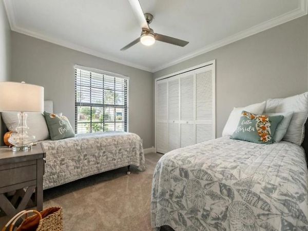 Cape Coral Vacation Home Six Bedroom