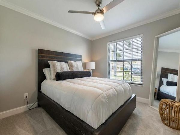 Cape Coral Vacation Home Six Bedroom