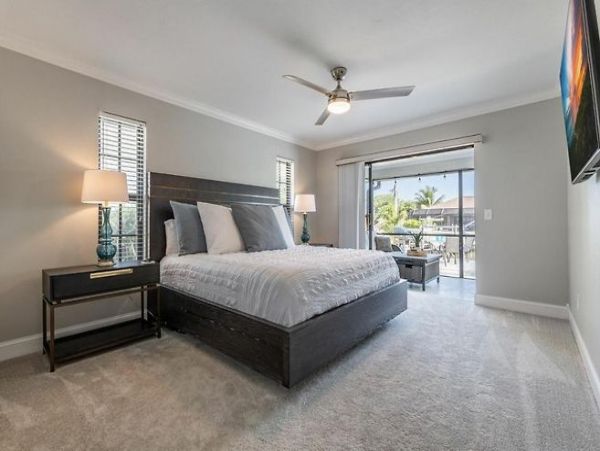 Cape Coral Vacation Home Six Bedroom