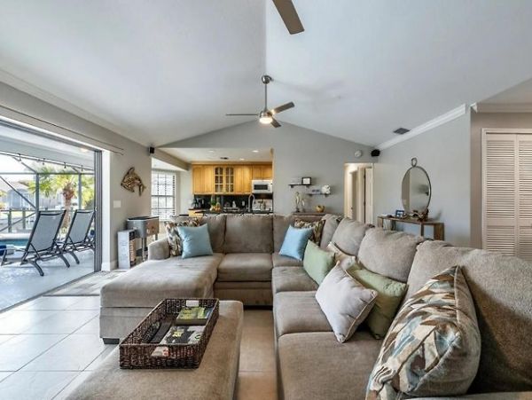 Cape Coral Vacation Home Six Bedroom