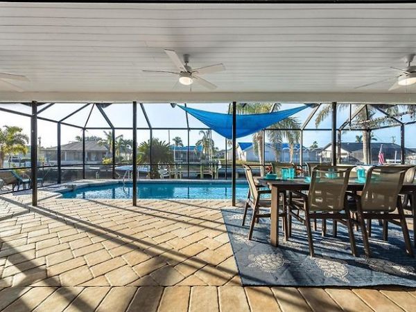 Cape Coral Vacation Home Six Bedroom