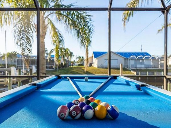 Cape Coral Vacation Home Six Bedroom