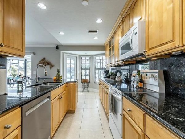 Cape Coral Vacation Home Six Bedroom