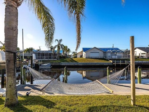Cape Coral Vacation Home Six Bedroom