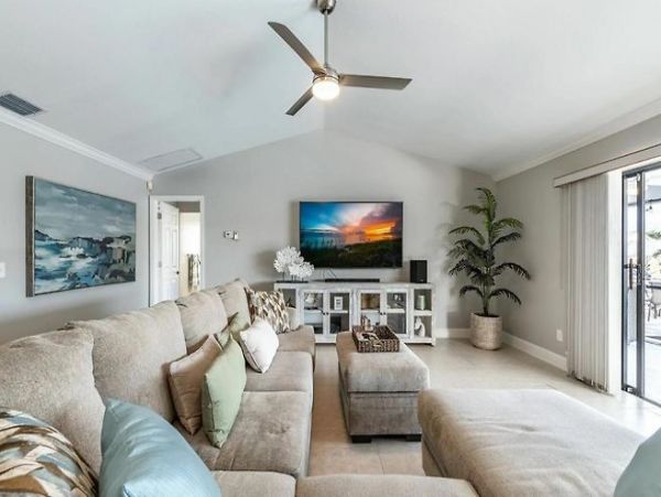 Cape Coral Vacation Home Six Bedroom