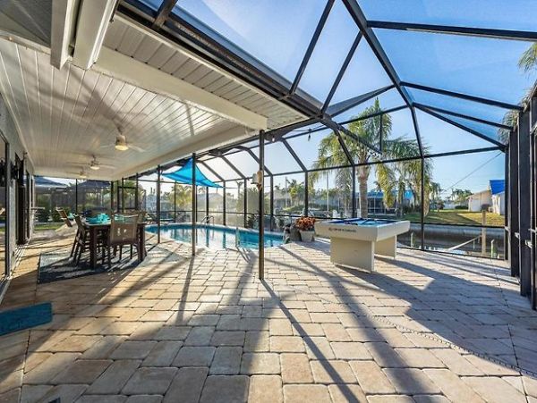 Cape Coral Vacation Home Six Bedroom