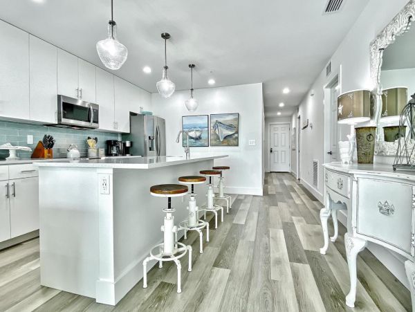Beach Condo with 3 Bedrooms in Madeira Beach