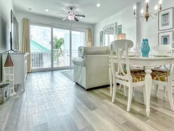 Beach Condo with 3 Bedrooms in Madeira Beach