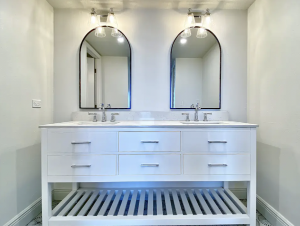 Stunning Three Bedroom Beachfront Vacation Condo in Indian Shores