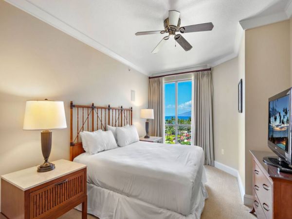 Kaanapali Luxury  Six-Bedroom Oceanview Retreat Sleeps 18