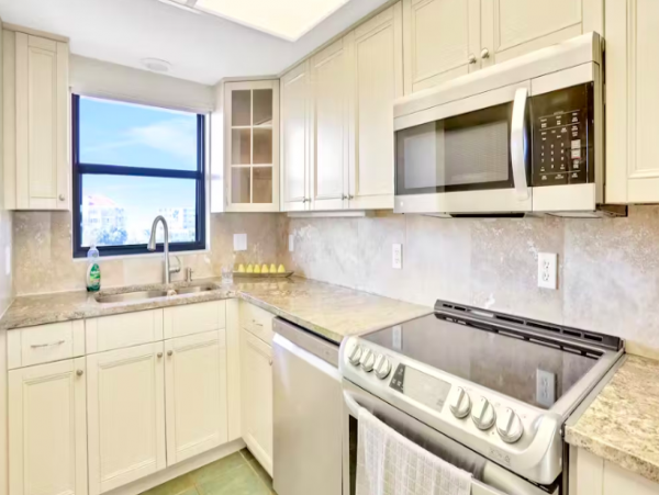 Elegant 2 Bedroom Condo with water views near the beach, pool & hot tub