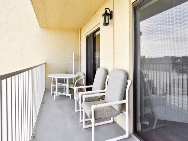 Elegant 2 Bedroom Condo with water views near the beach, pool & hot tub
