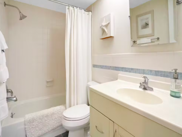 Elegant 2 Bedroom Condo with water views near the beach, pool & hot tub