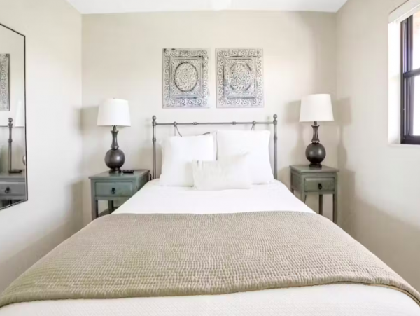 Elegant 2 Bedroom Condo with water views near the beach, pool & hot tub