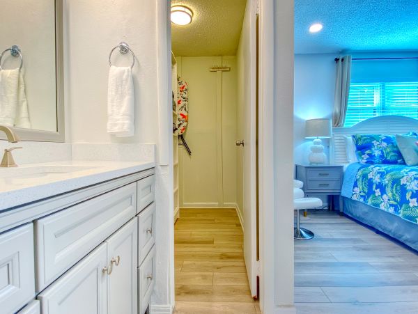 Indian Shores Vacation Condo Right Across from the Beach