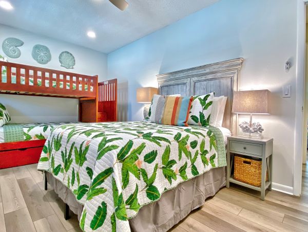 Indian Shores Vacation Condo Right Across from the Beach