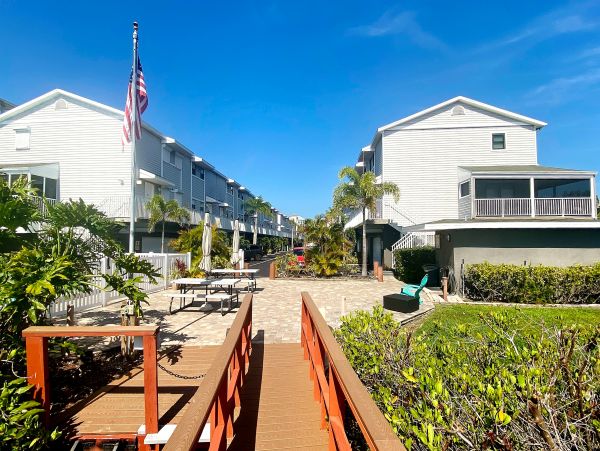 Indian Shores Vacation Condo Right Across from the Beach