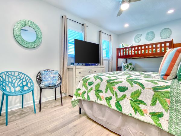Indian Shores Vacation Condo Right Across from the Beach
