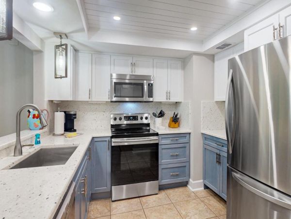 Beachfront Condo with 3 Bedrooms & Amazing Views