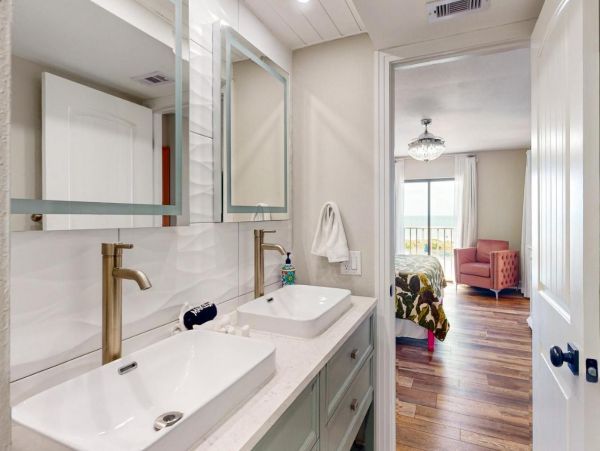 Beachfront Condo with 3 Bedrooms & Amazing Views