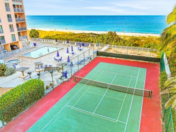 Beachfront Condo with 3 Bedrooms & Amazing Views