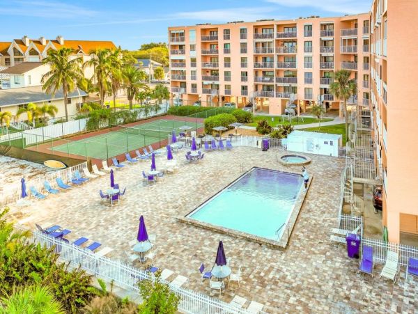 Beachfront Condo with 3 Bedrooms & Amazing Views