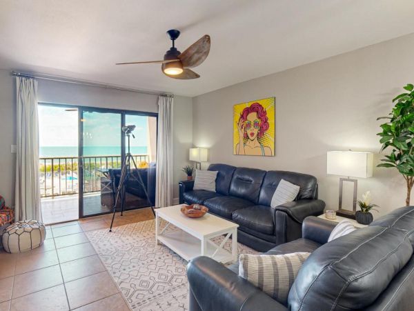 Beachfront Condo with 3 Bedrooms & Amazing Views