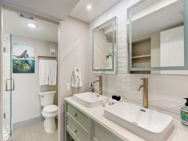 Beachfront Condo with 3 Bedrooms & Amazing Views