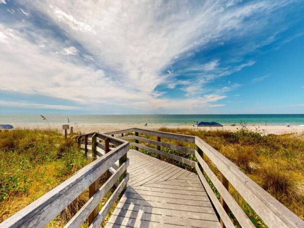 Beachfront Condo with 3 Bedrooms & Amazing Views
