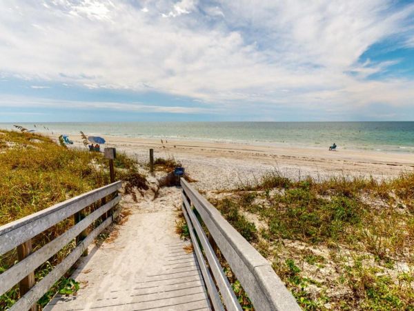 Beachfront Condo with 3 Bedrooms & Amazing Views