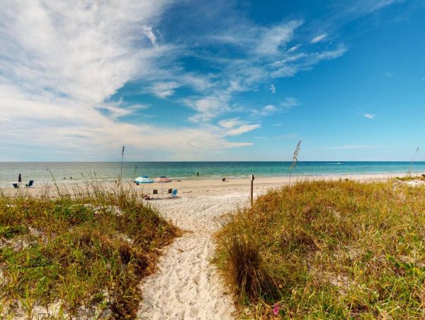 Beachfront Condo with 3 Bedrooms & Amazing Views