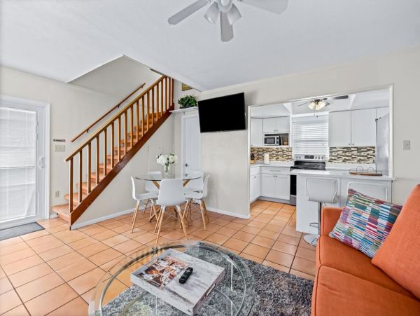 Beach-View Condo with 3 Bedrooms in Belleair Beach