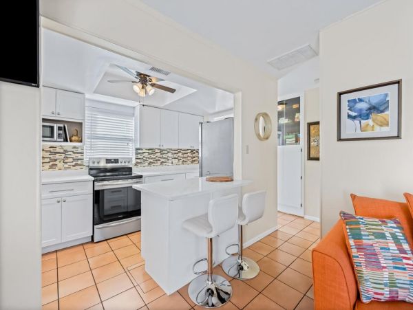 Beach-View Condo with 3 Bedrooms in Belleair Beach