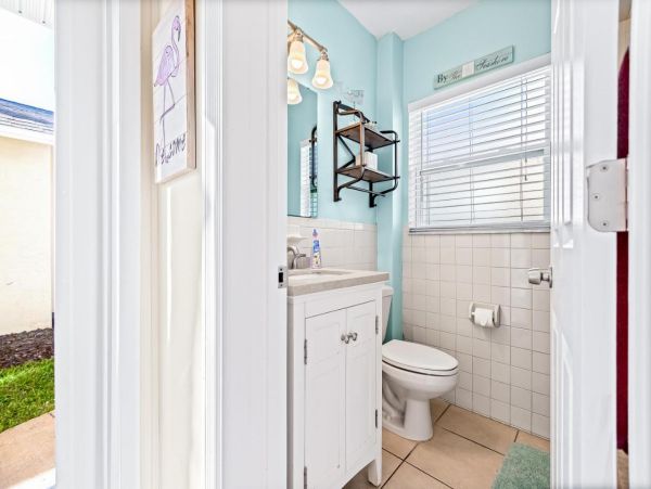 Beach-View Condo with 3 Bedrooms in Belleair Beach