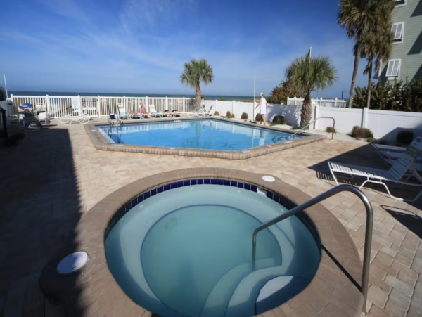 Beachside Charmer Vacation Condo with 3 Bedrooms