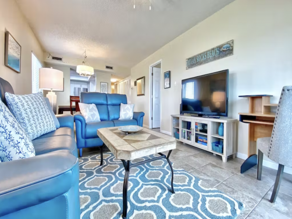 Beachside Charmer Vacation Condo with 3 Bedrooms