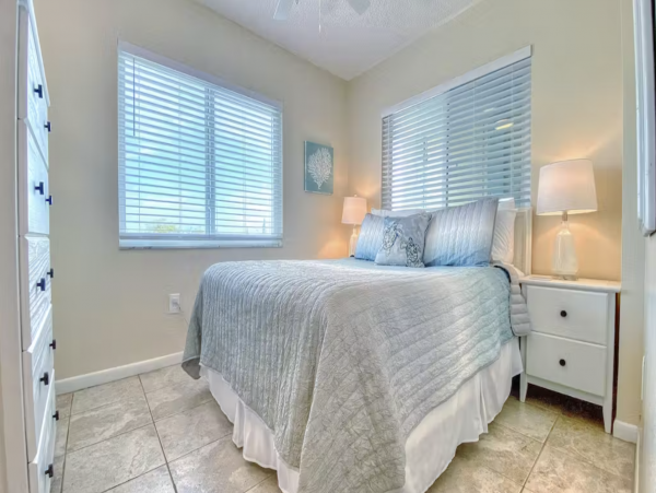 Beachside Charmer Vacation Condo with 3 Bedrooms