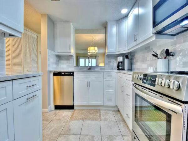Beachside Charmer Vacation Condo with 3 Bedrooms