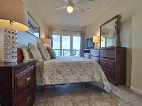 Beachside Charmer Vacation Condo with 3 Bedrooms