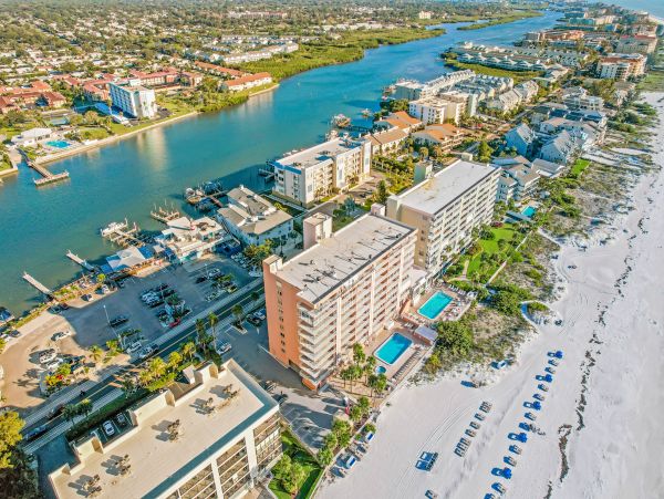Indian Shores Vacation Condo Three Bedroom Beach Front