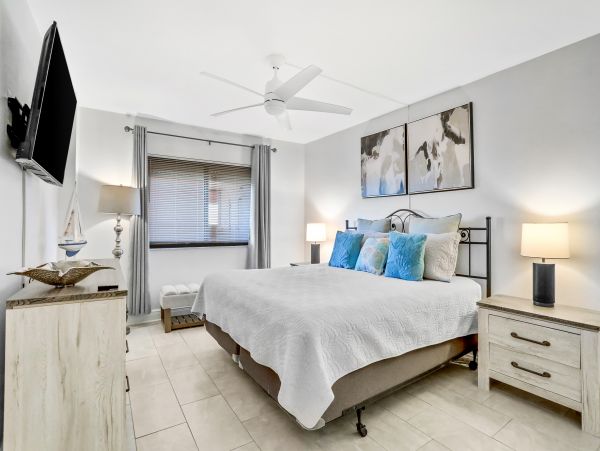 Indian Shores Vacation Condo Three Bedroom Beach Front