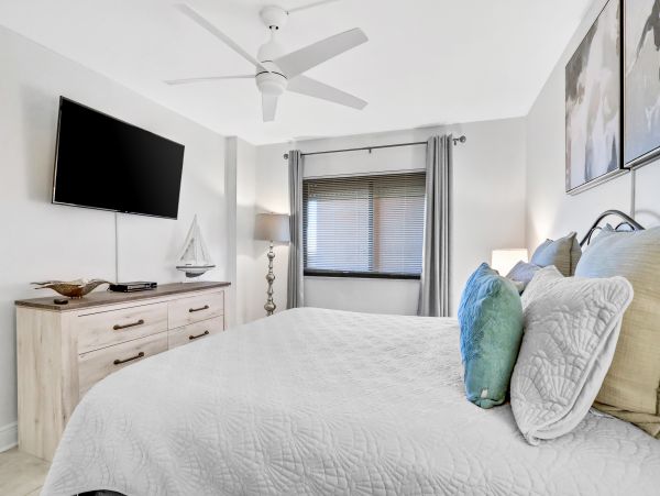 Indian Shores Vacation Condo Three Bedroom Beach Front