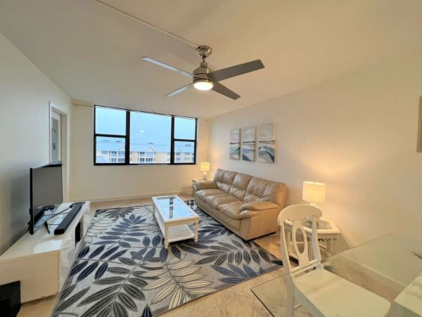 One Bedroom Siesta Key Vacation Condo Short Walk to Beach