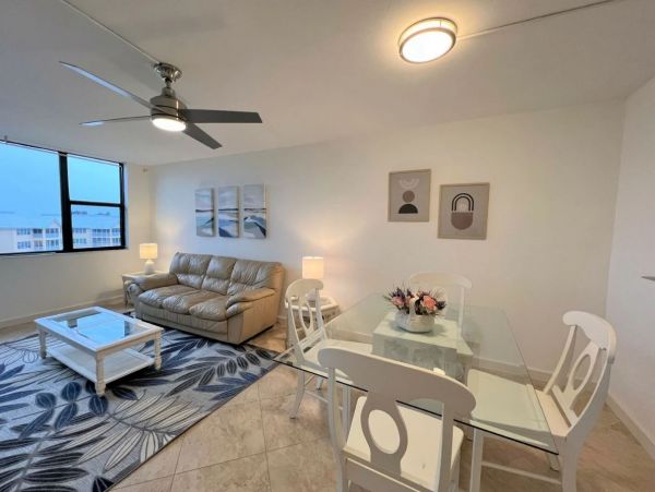 One Bedroom Siesta Key Vacation Condo Short Walk to Beach